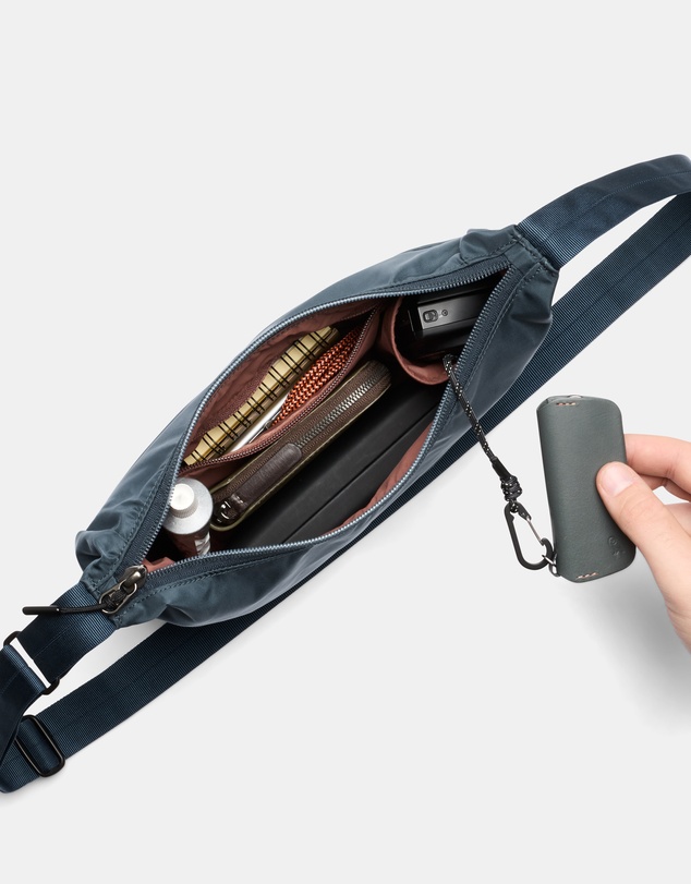 Bellroy - Laneway Crescent Bag 2.5L