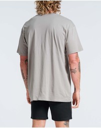 Vacancy Co - Hibiscus Tee