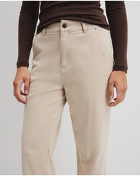 Country Road - Crop Curve Jean