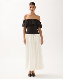 Minima Esenciales - Amora Off Shoulder Ruffle Maxi Dress