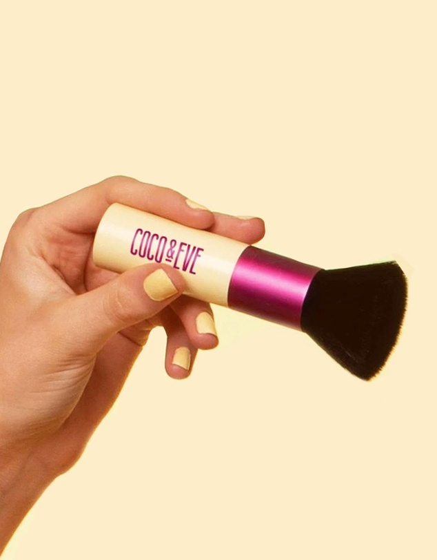 Coco & Eve - Sunny Honey Deluxe Vegan Kabuki Brush
