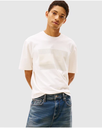 Tommy Jeans - 90s Distressed Flag Tee