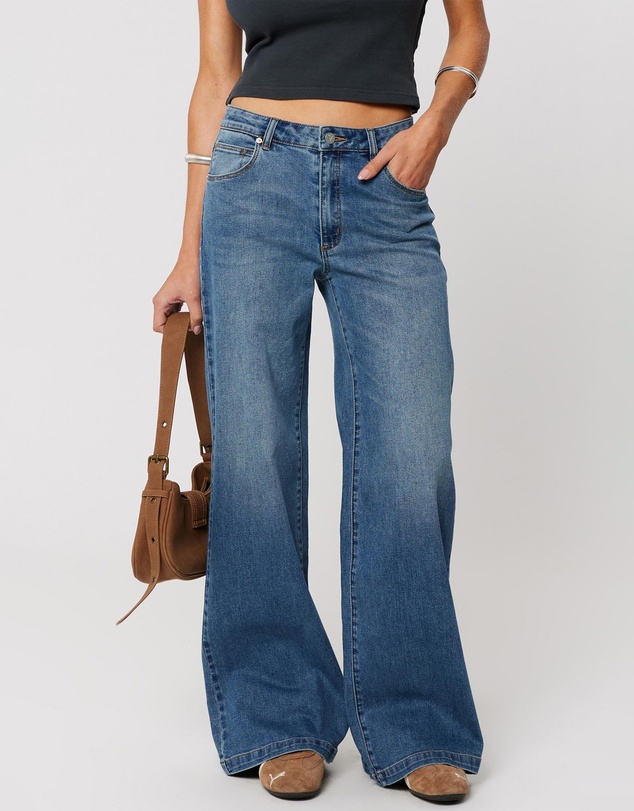 Abrand - 95 Mid Wide Jeans