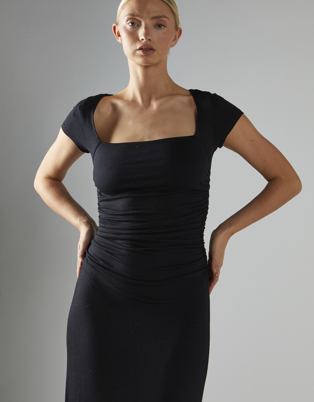 Glamorous - Square Neck Ruched Maxi Dress