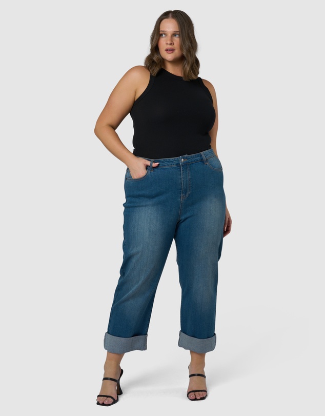 Sunday In The City - The Chain Boyfriend Jean