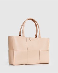 Belle & Bloom - Long Way Home Woven Tote