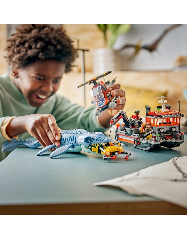 LEGO - 77983 Mosasaurus Dinosaur Boat Attack
