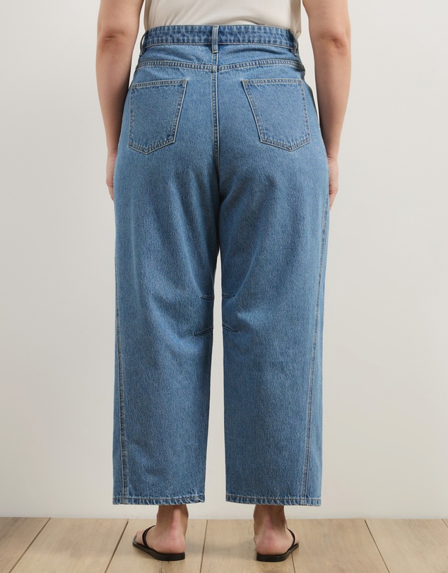 Atmos&Here Curvy - Poppy Cropped Barrel Leg Jeans