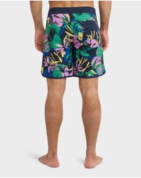 Quiksilver - Mens Surfsilk Scallop 18