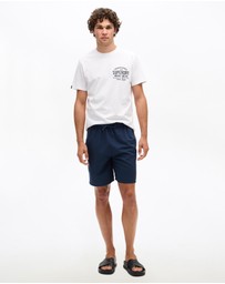 Superdry - Essential 17