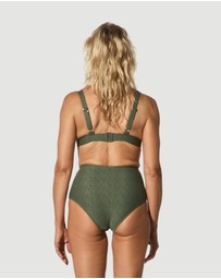Form and Fold - The Wirefree D-G Top