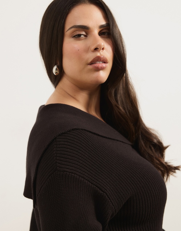 Atmos&Here Curvy - Nori Oversized V-Neck Knit Jumper