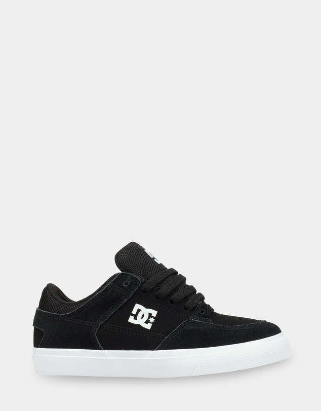 DC Shoes - Boys 8 to 16 Onyx Skate Shoes
