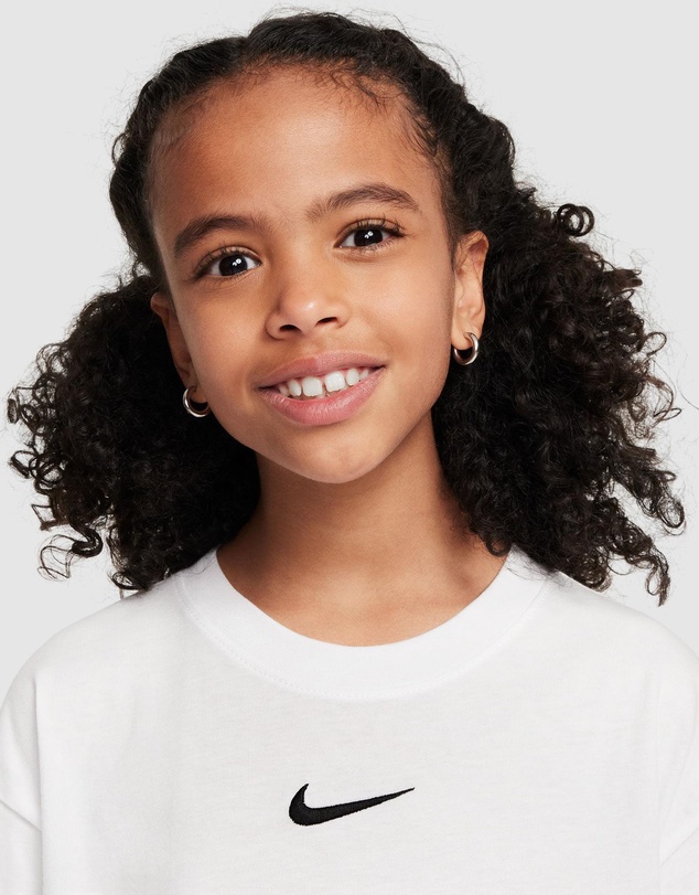 Nike - Sportswear Essential T-Shirt - Teens