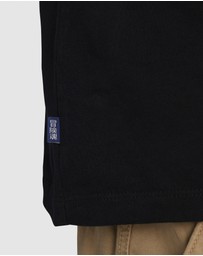 Superdry - Essential Logo Embroidered Slim Fit Tee