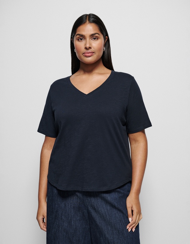 Commonry - Rue V Neck Tee