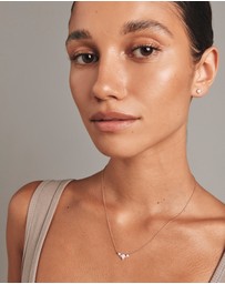 Michael Hill - Necklace with Opal & Diamonds in 10kt Yellow Gold