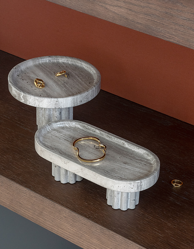 Black Blaze - Column Oval Tray
