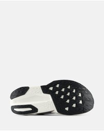New Balance - FuelCell Rebel v5 - Women's