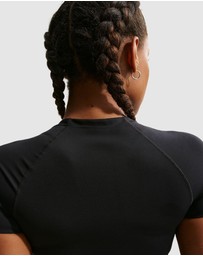 Nike - Universa Dri-FIT Short-Sleeve Top