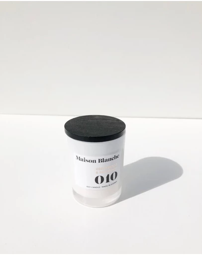 Maison Blanche - 010 Cedarwood & Patchouli - Small Candle