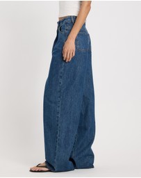 Calli - Pleat Wide Jeans