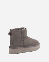 Ozwear Connection Uggs - Ugg Classic Platform Mini Boots (Water Resistant)