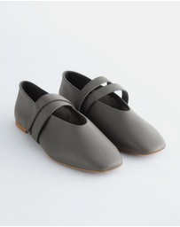 & Other Stories - Cross-Strap Leather Ballet Flats