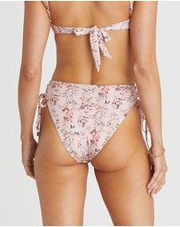 Aqua Blu Australia - Periwinkle Emery High Waist Pant
