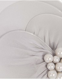 Max Alexander - Silver Flower Racing Fascinator