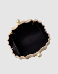 Izoa - Serena Shell Clutch