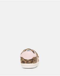 Kicks - Kegan Sneaker