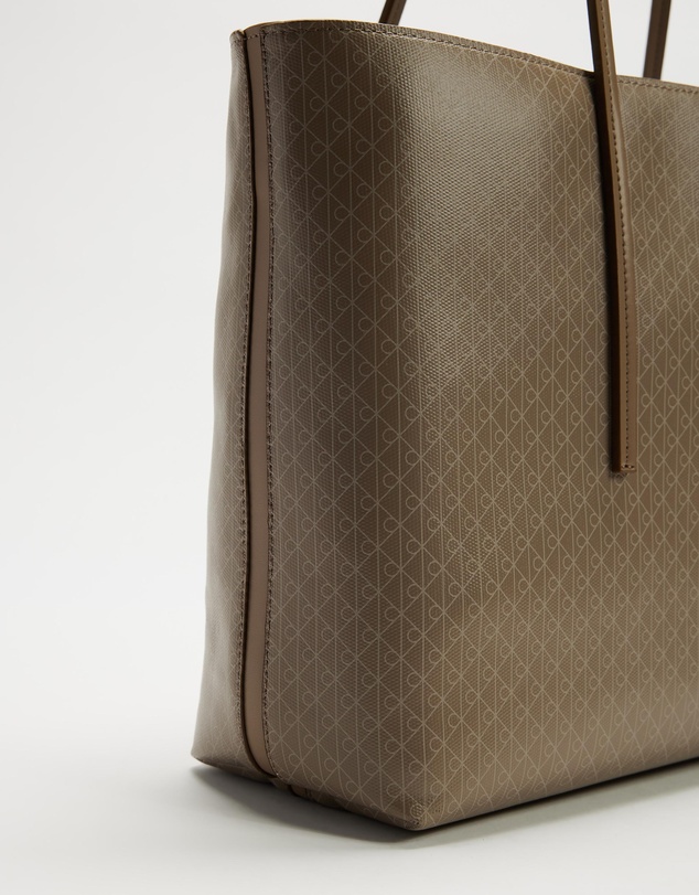 Calvin Klein - Emblem Aop Tote W/ Pouch