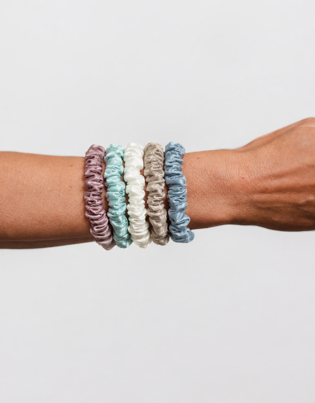 SILK MAGNOLIA - Mulberry Silk Scrunchie