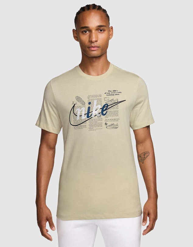 Nike - Sportswear Premium Essentials T-Shirt