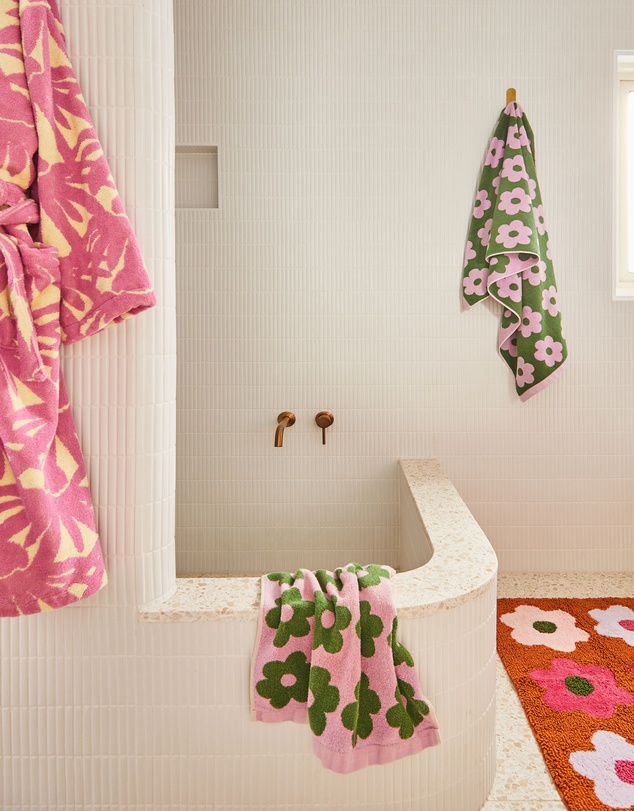 Mosey Me - Flowerbed Bath Towel