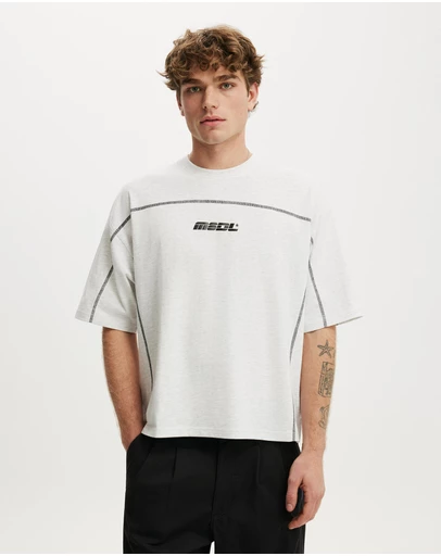 Cotton On - Cropped Fit Graphic T-Shirt