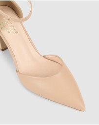 Verali - Eli Closed Toe Block Heels