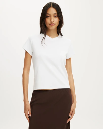 Cotton On - 90s Baby V-Neck Tee