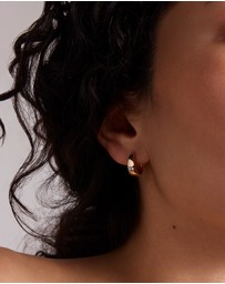 Michael Hill - 0.24 Carat TW of Laboratory-Grown Round Brilliant Diamond Huggie Earrings in 10kt Yellow Gold
