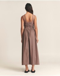ST MRLO - Ashli Midi Dress