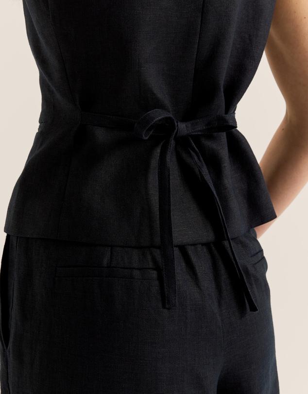 Review - Norah Vest