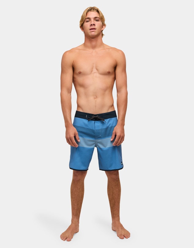 Quiksilver - Mens Surfsilk Scallop 18