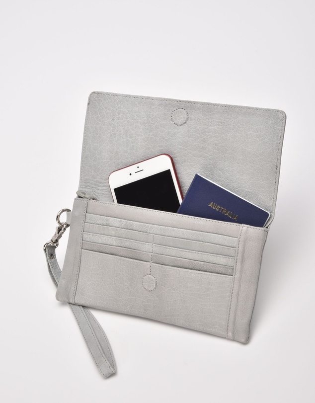 Cobb & Co - Wodonga Leather Wallet with Wristlet
