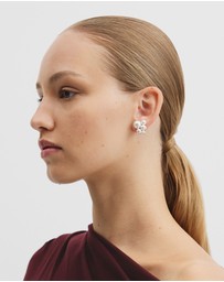 Country Road - Ariel Pearl Stud Earring