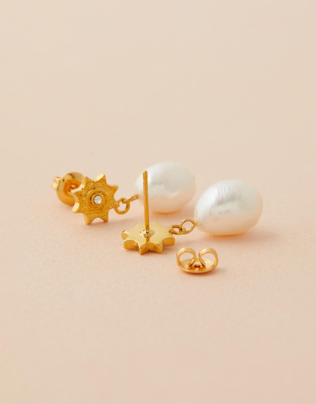 Carly Paiker - Sunrider Pebble Pearl Stud Earrings