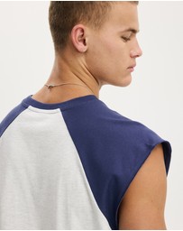 Cotton On - Cropped Fit Muscle