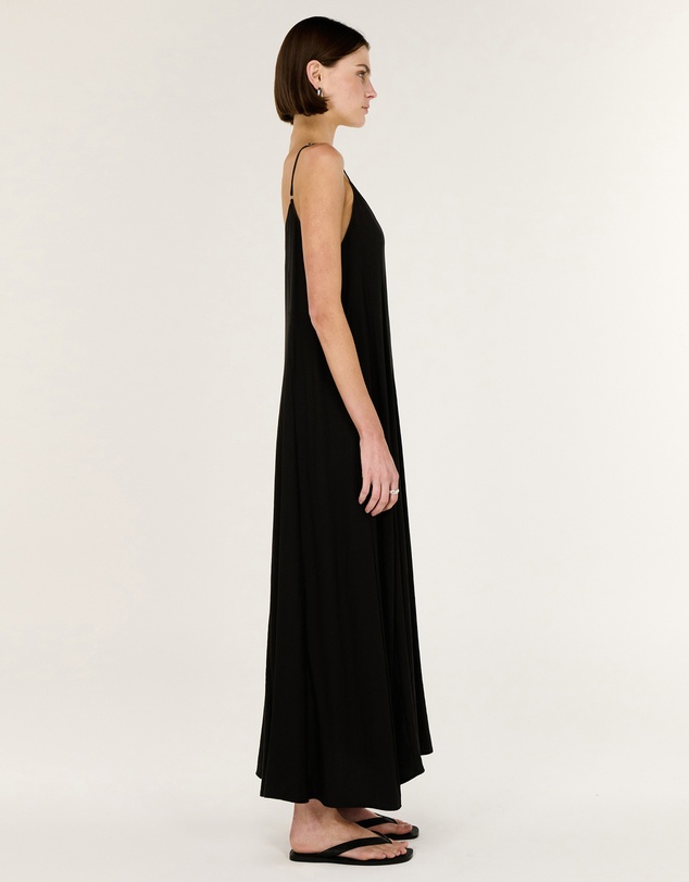 Staple the Label - Seren V Neck Maxi Dress
