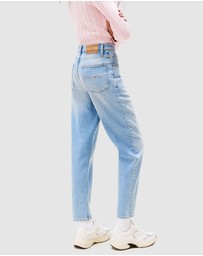 Tommy Jeans - Ultra High Rise Tapered Mom Jeans