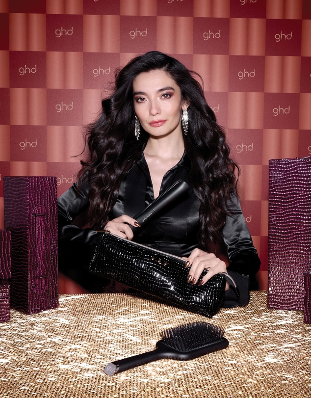 ghd - platinum+ Hair Straightener Gift Set in Black (Valued at $532)